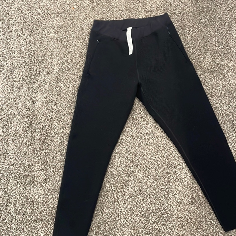 NWOT Lululemon pants. Removed tags, never worn.